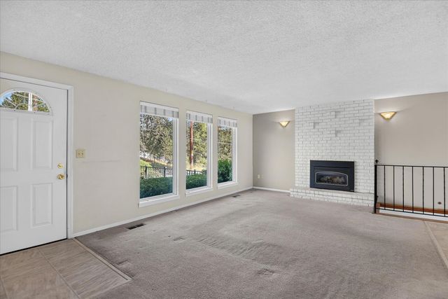 1006 S DICKEY St, Spokane Valley, WA 99212