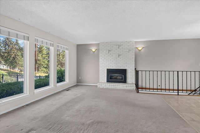 1006 S DICKEY St, Spokane Valley, WA 99212