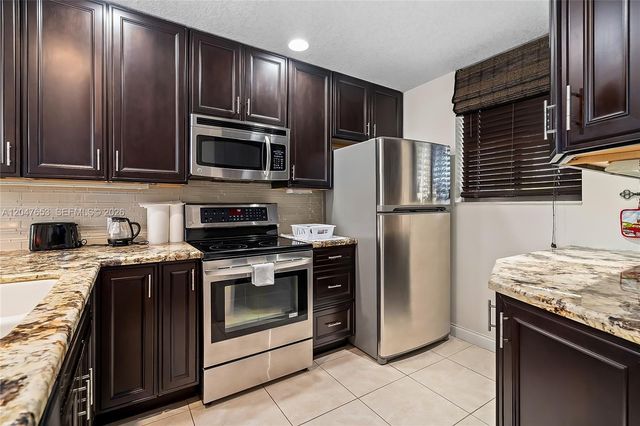 4345 Trevi Ct 202, Lake Worth, FL 33467