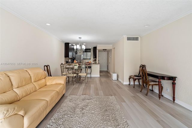 4345 Trevi Ct 202, Lake Worth, FL 33467