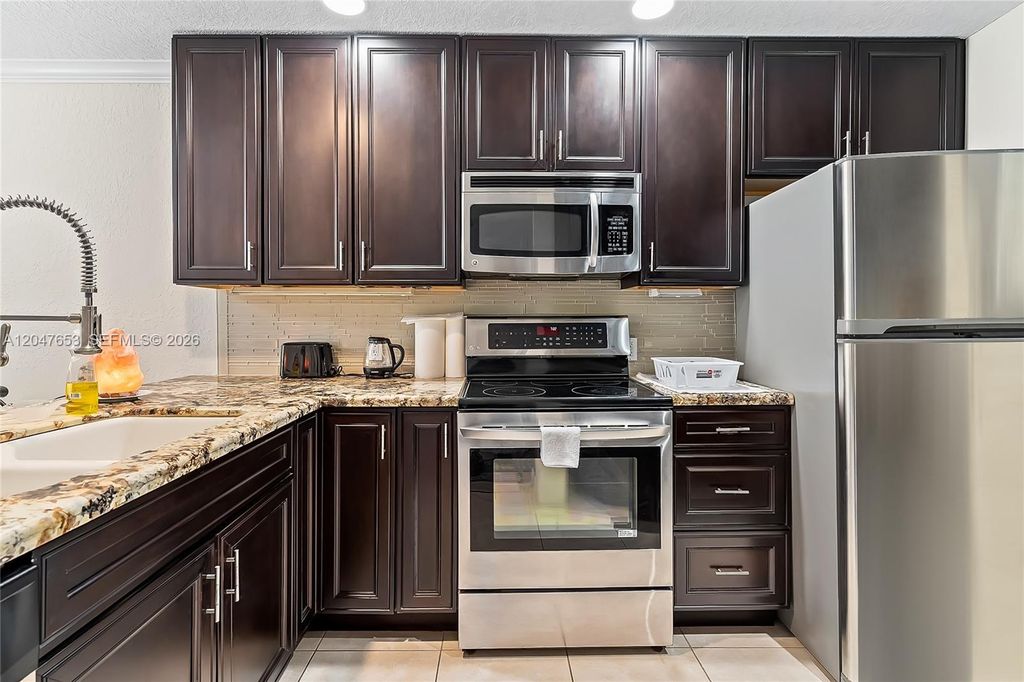 4345 Trevi Ct 202, Lake Worth, FL 33467