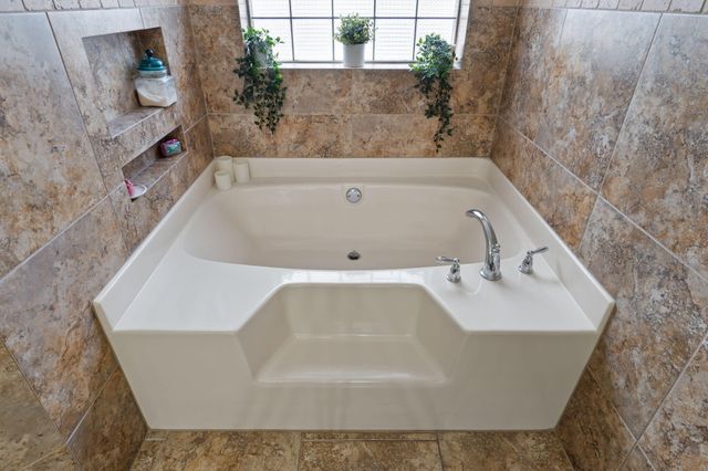 2365 Crescent Road, Navarre, FL 32566