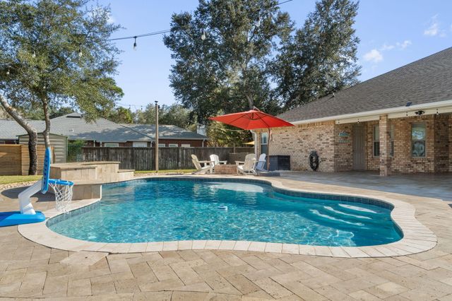 2365 Crescent Road, Navarre, FL 32566