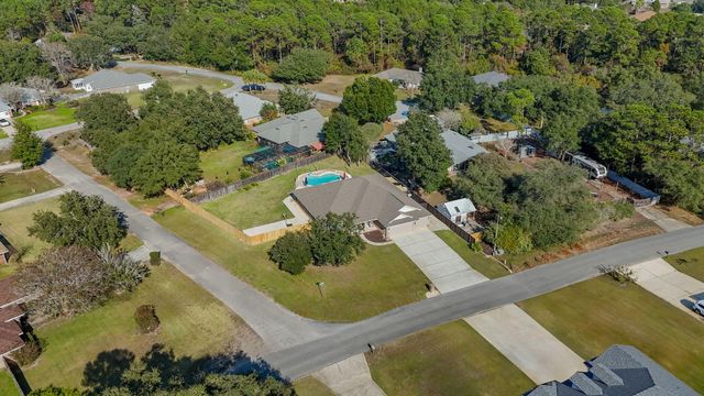 2365 Crescent Road, Navarre, FL 32566