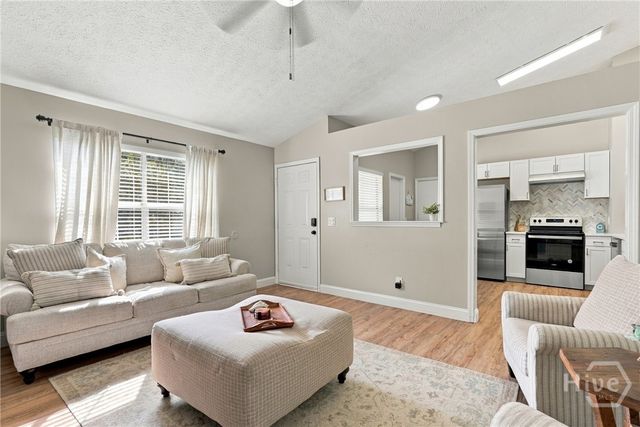 137 Crossover Lane, Savannah, GA 31410