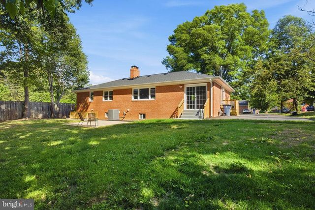 6620 NAPOLI RD, Temple Hills, MD 20748