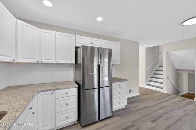 10022 Normie Ln, Louisville, KY 40229