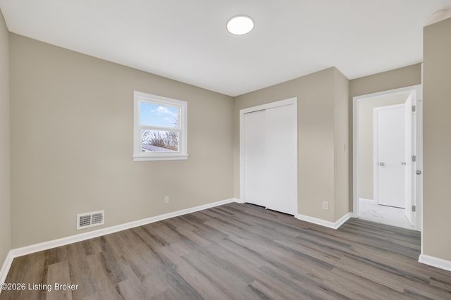 10022 Normie Ln, Louisville, KY 40229