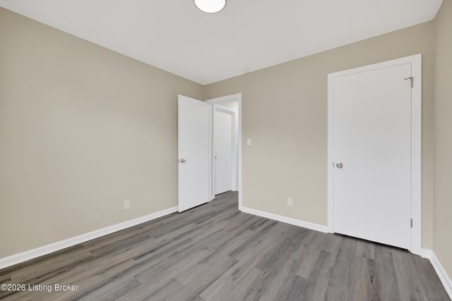 10022 Normie Ln, Louisville, KY 40229