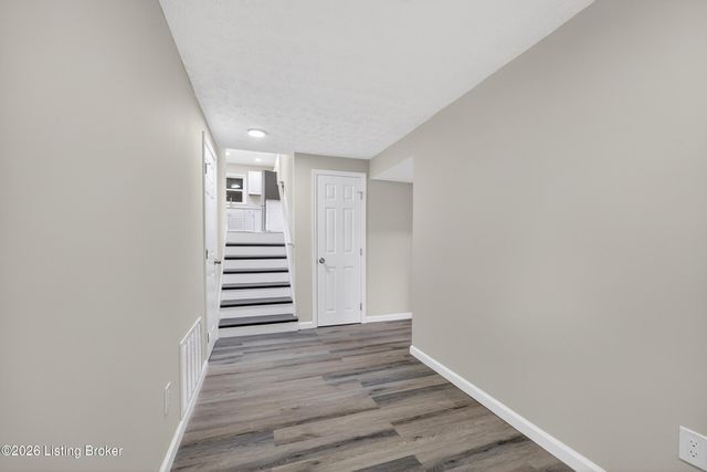 10022 Normie Ln, Louisville, KY 40229