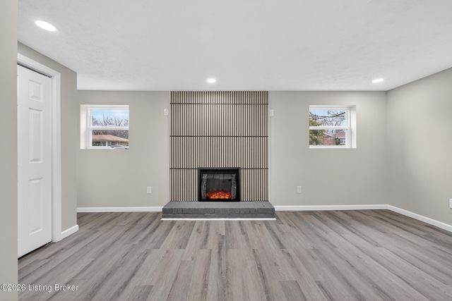 10022 Normie Ln, Louisville, KY 40229