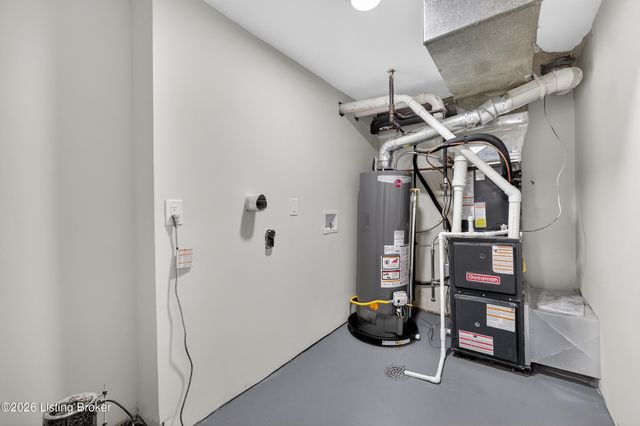 10022 Normie Ln, Louisville, KY 40229