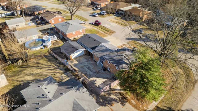 10022 Normie Ln, Louisville, KY 40229