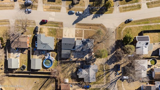 10022 Normie Ln, Louisville, KY 40229