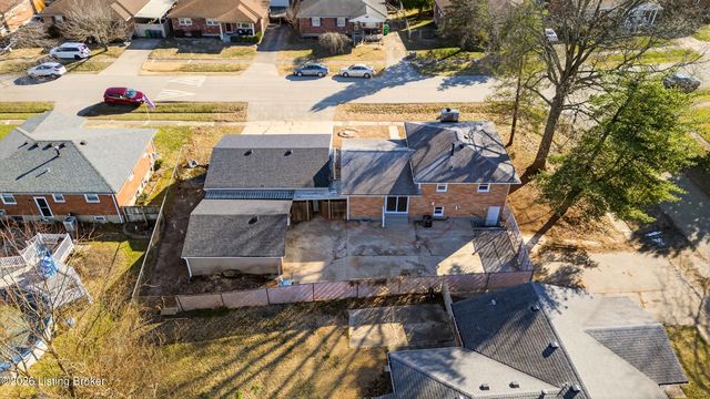 10022 Normie Ln, Louisville, KY 40229