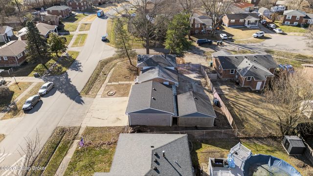 10022 Normie Ln, Louisville, KY 40229