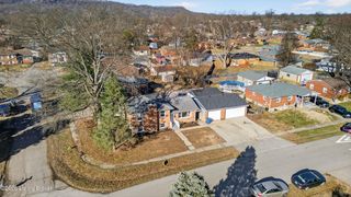 10022 Normie Ln, Louisville, KY 40229