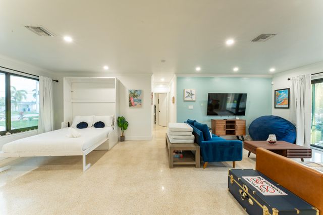 731 SE 5th Avenue, Pompano Beach, FL 33060