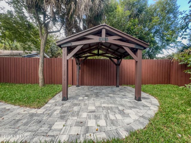 4325 APPLETON Avenue, Jacksonville, FL 32210