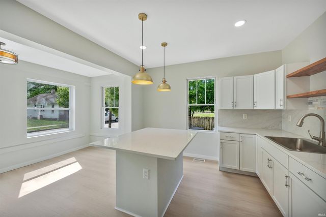 1659 S Evans Avenue, Evansville, IN 47713