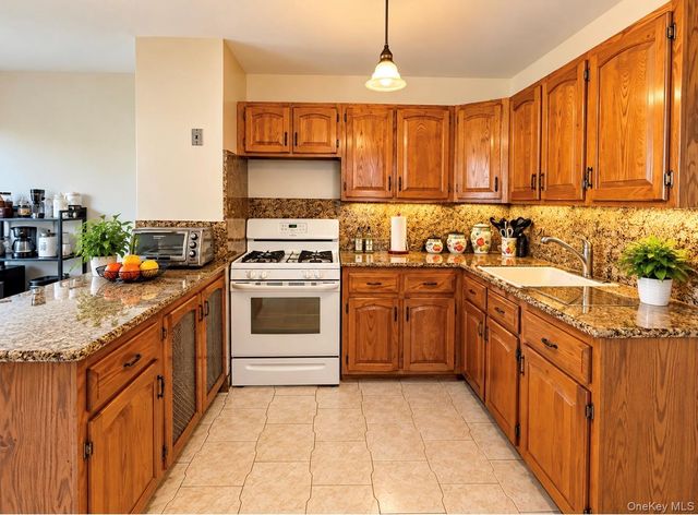 7808 64th Place, Glendale, NY 11385