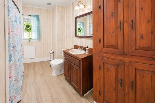 77 Center St, Carver, MA 02330