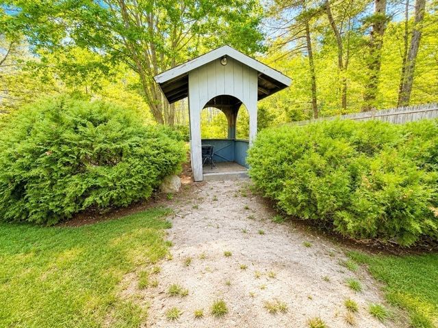 77 Center St, Carver, MA 02330
