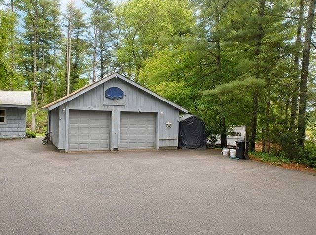 77 Center St, Carver, MA 02330