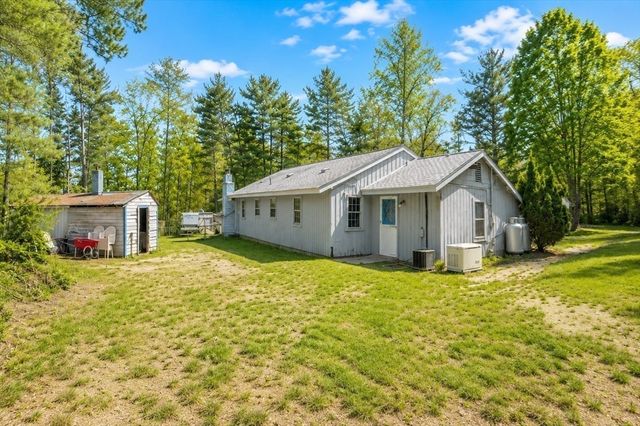 77 Center St, Carver, MA 02330