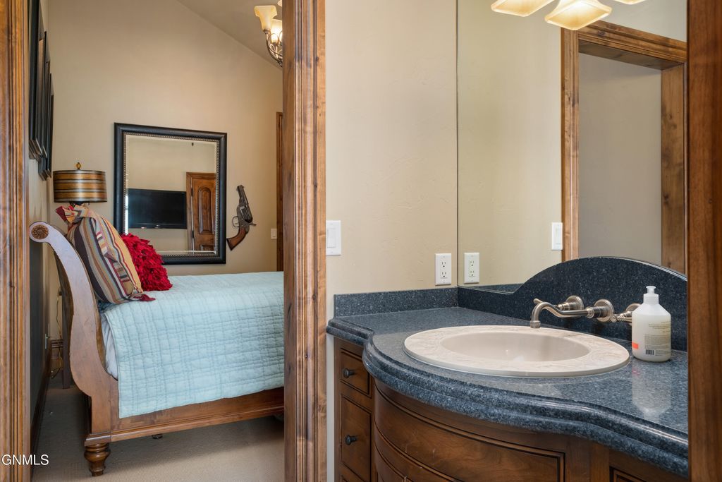 4910 Lakewood Drive SE, Mandan, ND 58554 photo 46