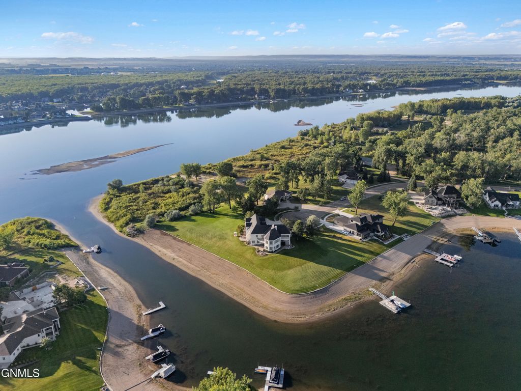 4910 Lakewood Drive SE, Mandan, ND 58554 photo 57