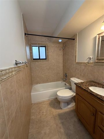 8635 NW 8th Street 303, Miami, FL 33126