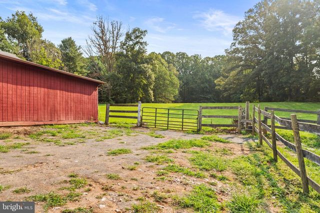 6907 CLIFTON RD, Clifton, VA 20124