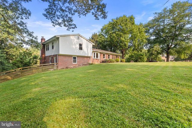 6907 CLIFTON RD, Clifton, VA 20124