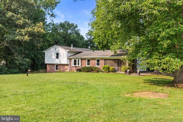 6907 CLIFTON RD, Clifton, VA 20124