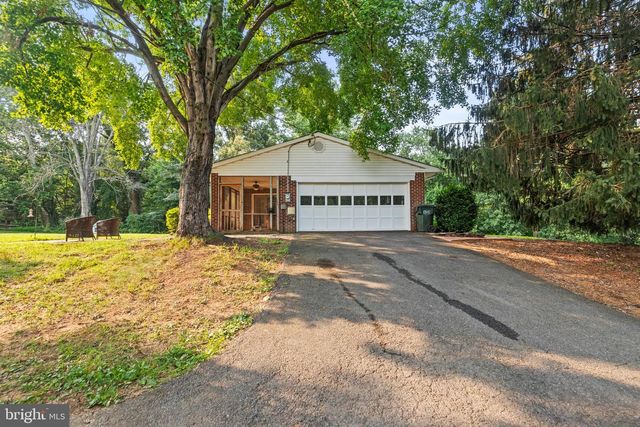 6907 CLIFTON RD, Clifton, VA 20124