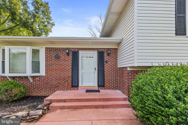6907 CLIFTON RD, Clifton, VA 20124