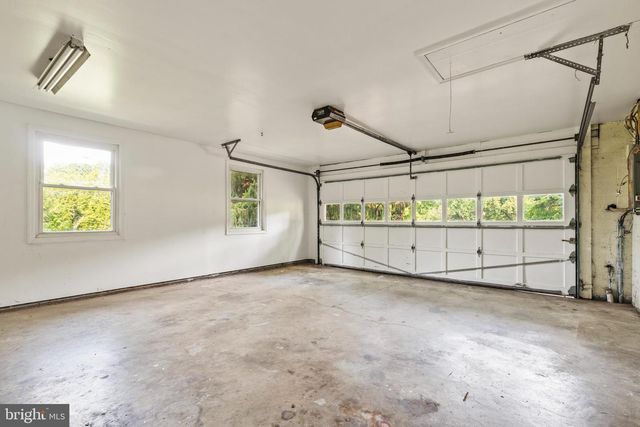 6907 CLIFTON RD, Clifton, VA 20124
