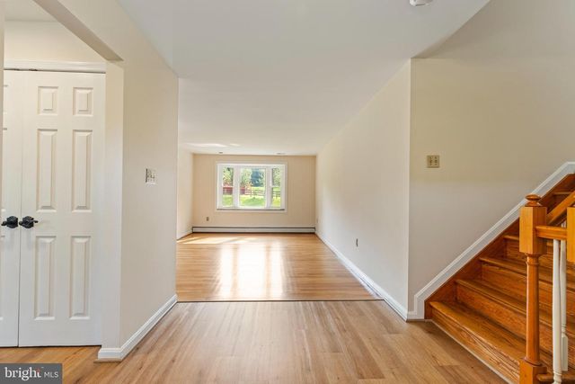 6907 CLIFTON RD, Clifton, VA 20124