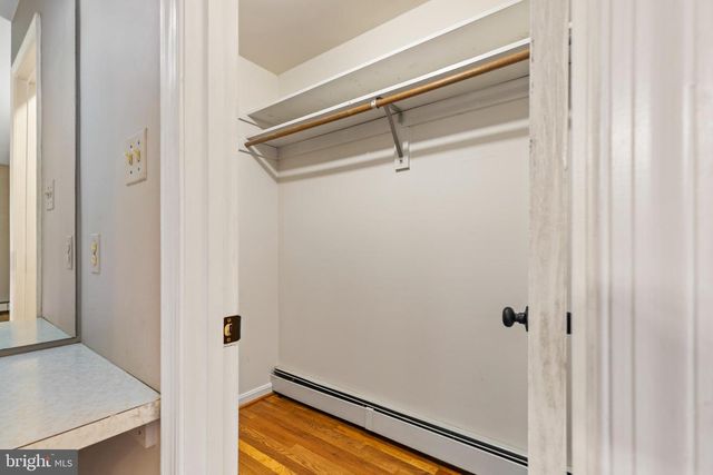 6907 CLIFTON RD, Clifton, VA 20124