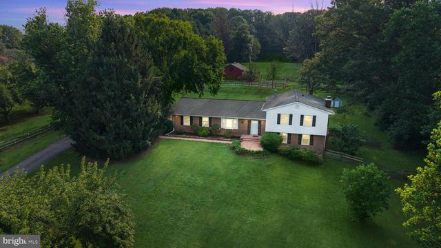 6907 CLIFTON RD, Clifton, VA 20124