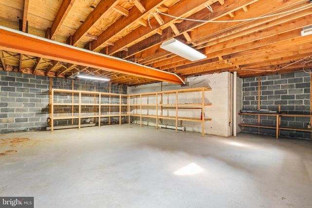 6907 CLIFTON RD, Clifton, VA 20124