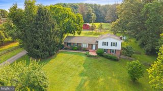6907 CLIFTON RD, Clifton, VA 20124