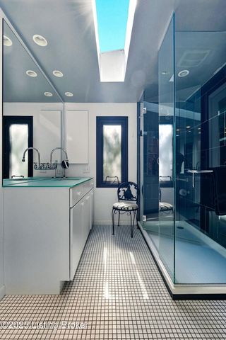 12108 Locust Ln, Anchorage, KY 40223