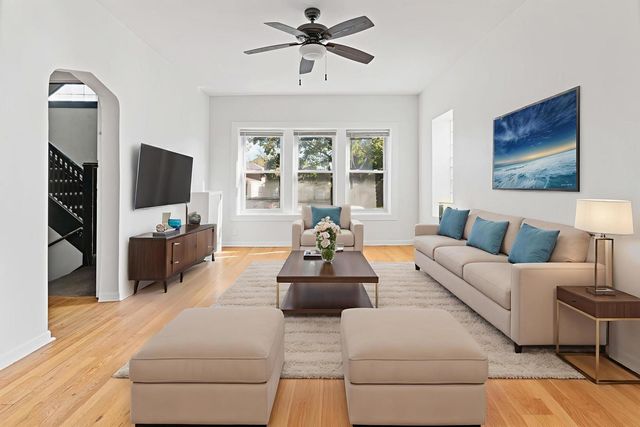 10342 S Calumet Avenue 3, Chicago, IL 60628