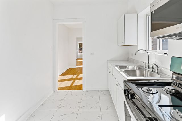 10342 S Calumet Avenue 3, Chicago, IL 60628