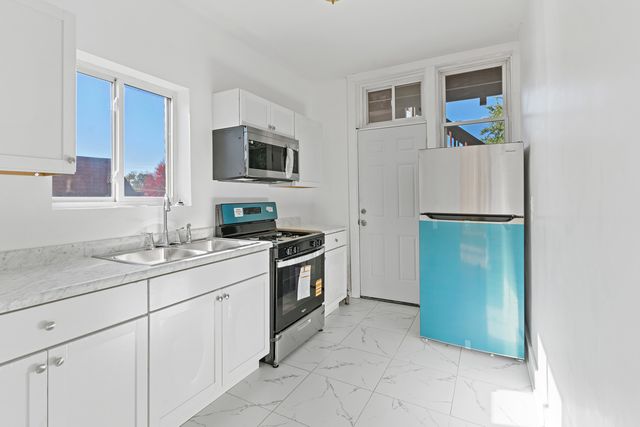 10342 S Calumet Avenue 3, Chicago, IL 60628