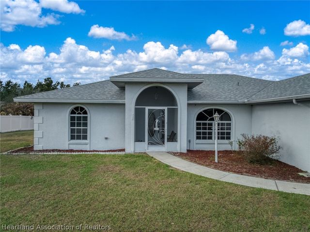 200 Maple Lane, Sebring, FL 33876