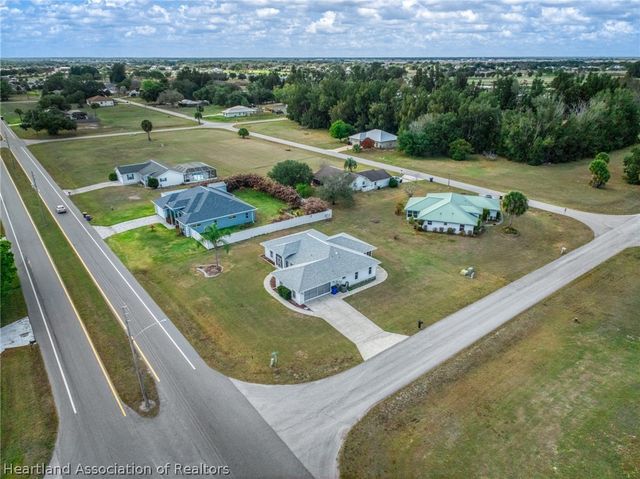 200 Maple Lane, Sebring, FL 33876