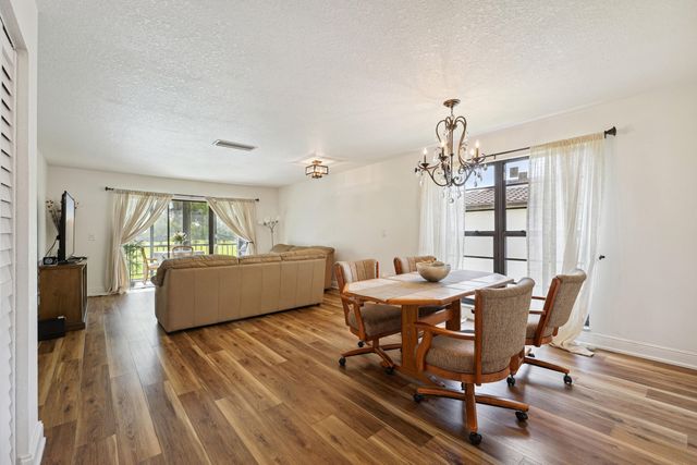 21650 Juego Circle 24b, Boca Raton, FL 33433